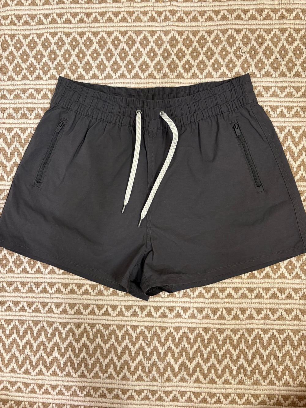 Vuori Women’s Black Athletic Shorts Medium Drawstring Zip Pocket Activewear